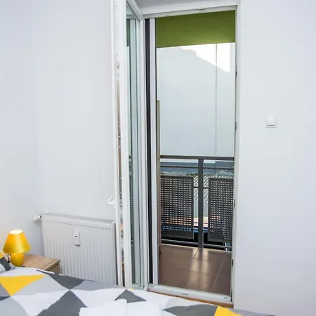 Nina - Near Everywhere You Want To Be Apartment